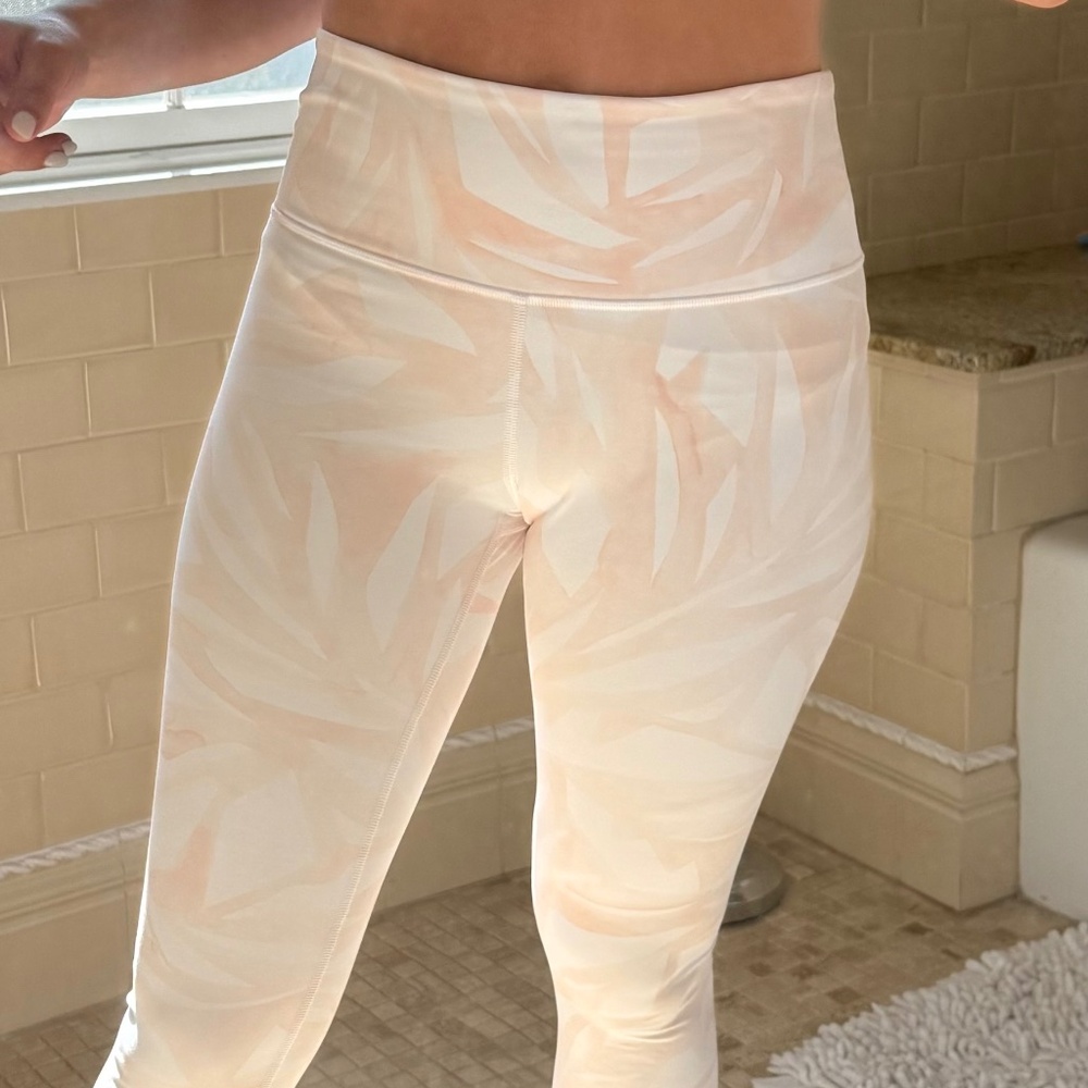 Athleta High Rise Swirl Chaturanga Leggings